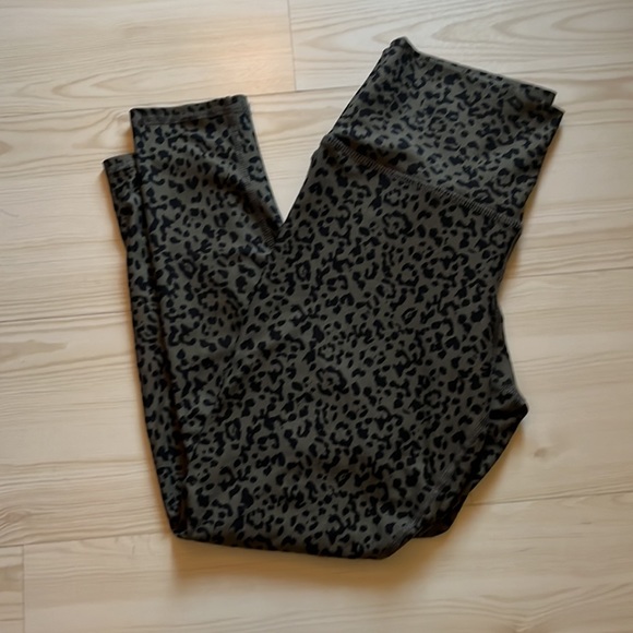 Leopard Leggings - Picture 2 of 4